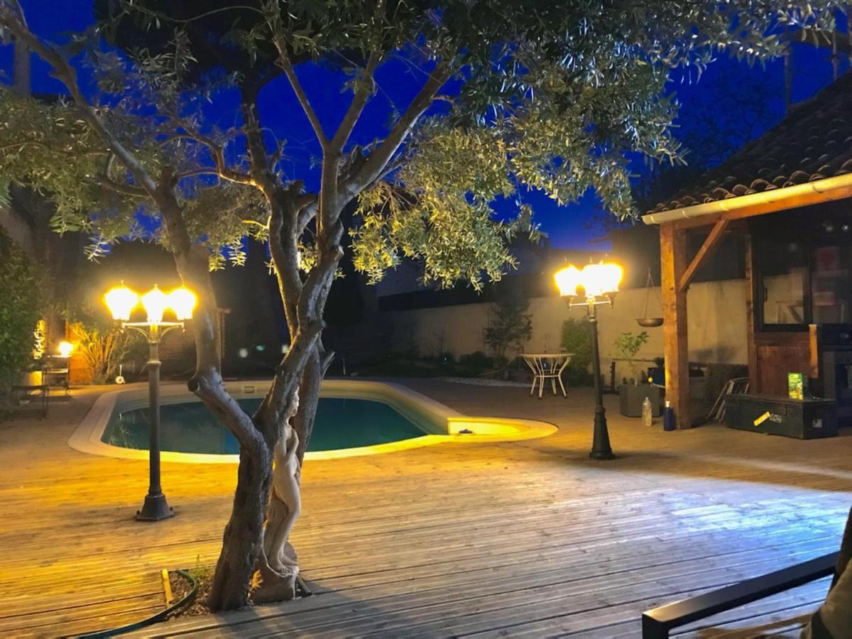 La Pause Sous Le Pin B&B Chambres D'Hotes Capestang Bagian luar foto
