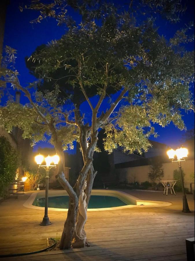 La Pause Sous Le Pin B&B Chambres D'Hotes Capestang Bagian luar foto