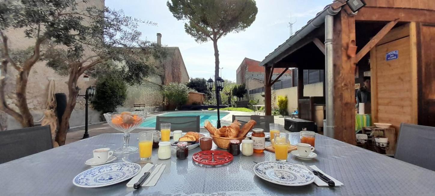 La Pause Sous Le Pin B&B Chambres D'Hotes Capestang Bagian luar foto